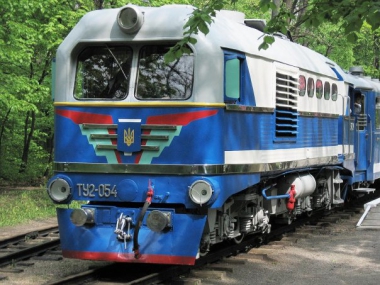 ТУ2-054 с составом 'Украина' на станции Лесопарк