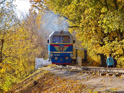 ТУ2-054 с поездом 'Украина' на Белом мосту следует в чётную сторону
