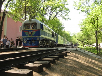 ТУ2-054 с составом 'Украина' на ст. Парк
