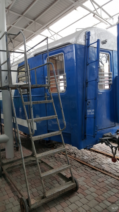 Подготовка к окраске вагонов состава 'Украина'