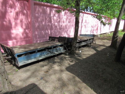 Платформы, используемые для перевозки шпал, в тупике на ст. Парк