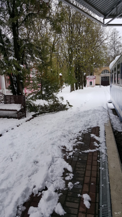 Заснеженная станция Парк (аномальный снег в апреле 2017 г.)