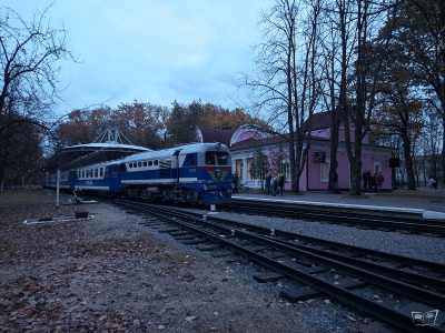 ТУ2-054 с поездом 'Украина'  на ст. Парк